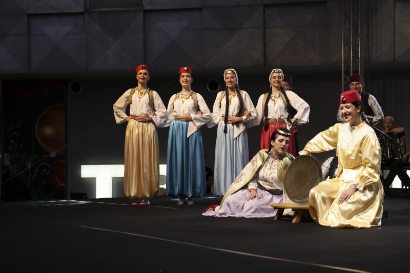 SARAJEVSKI FOLKLOR NA TRGU EVROPE U TRAVNIKU