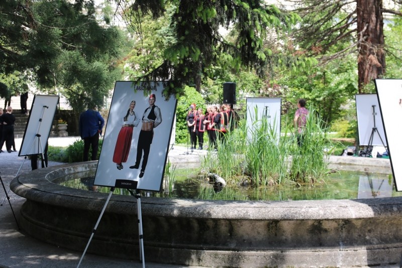 Pjesmo moja, mio razgovore...