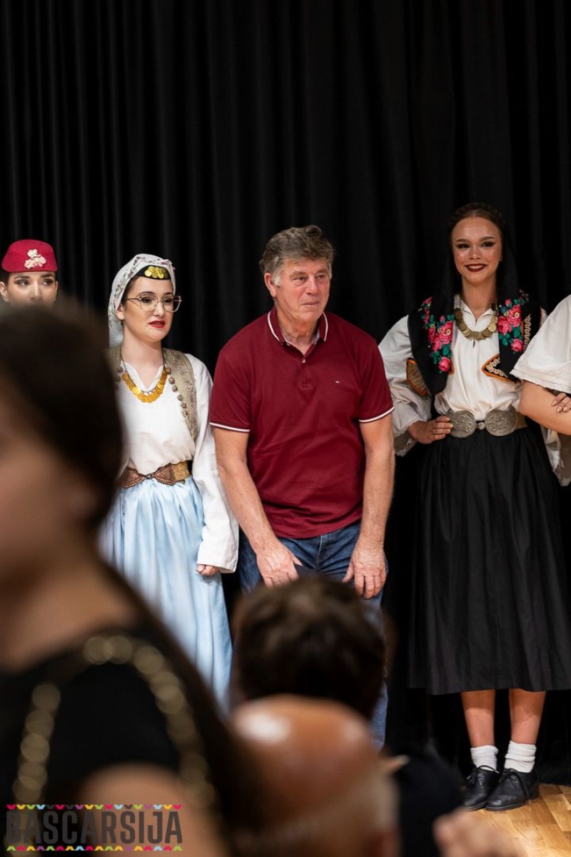 SVE BOJE TRADICIJE